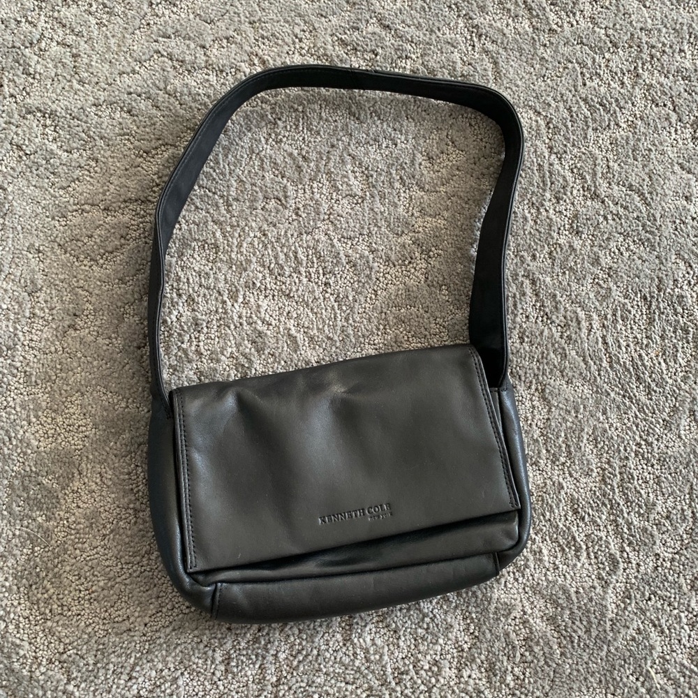 Short shoulder bag